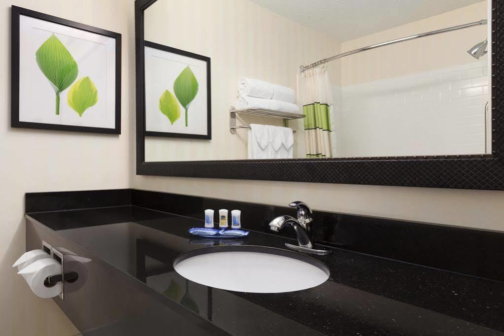 Fairfield & Hotel 3*