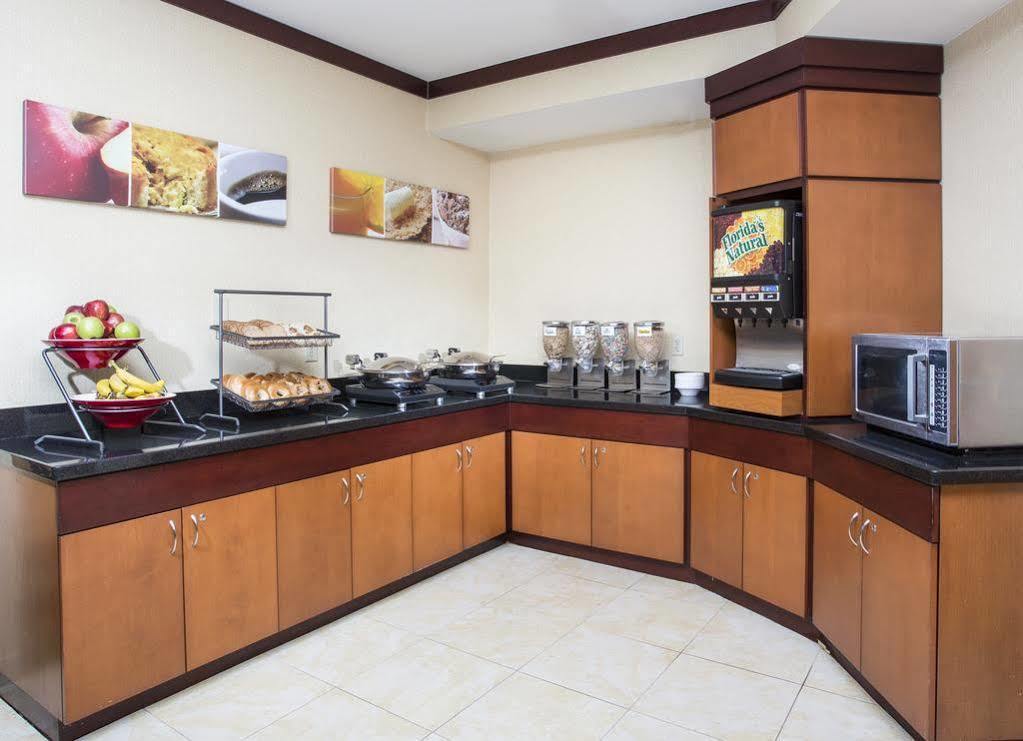 Hotel Fairfield & 3*